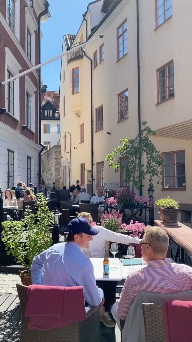 Precis utanför dörren pågår årets Almedalsvecka. Så härligt tycker vi! Välkomna förbi vår veranda för en stunds återhämtning mellan seminarierna ☀️