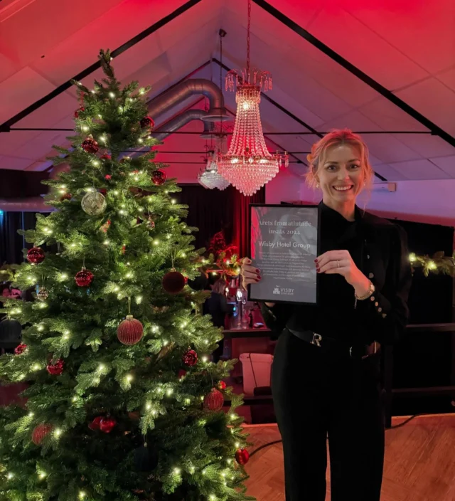 Det är inte varje dag vi får ta emot pris, men ikväll var det våran tur. Vilken ära! Stort tack för utmärkelsen @visbycentrum 🎉✨